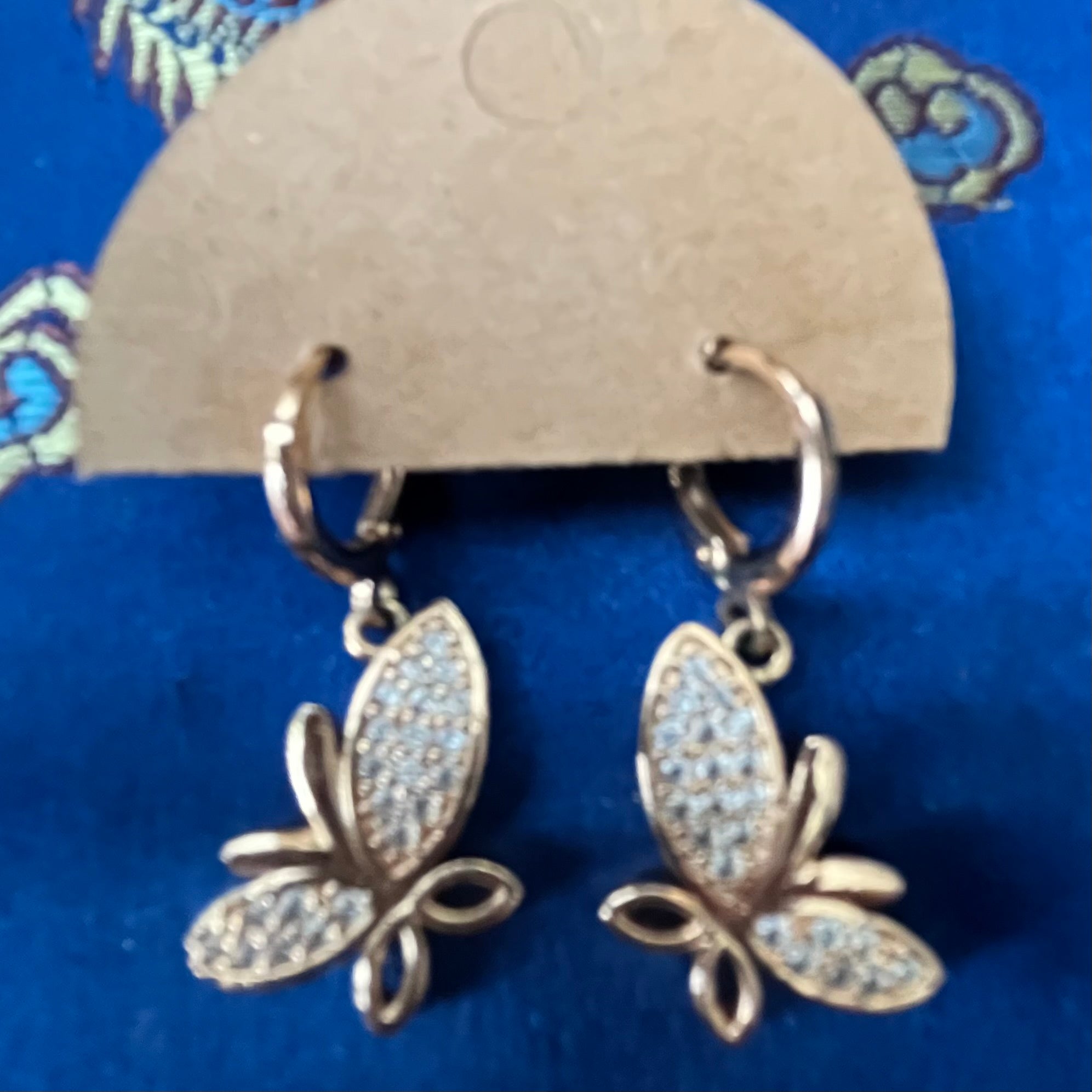 Lovely Lever-backs #183