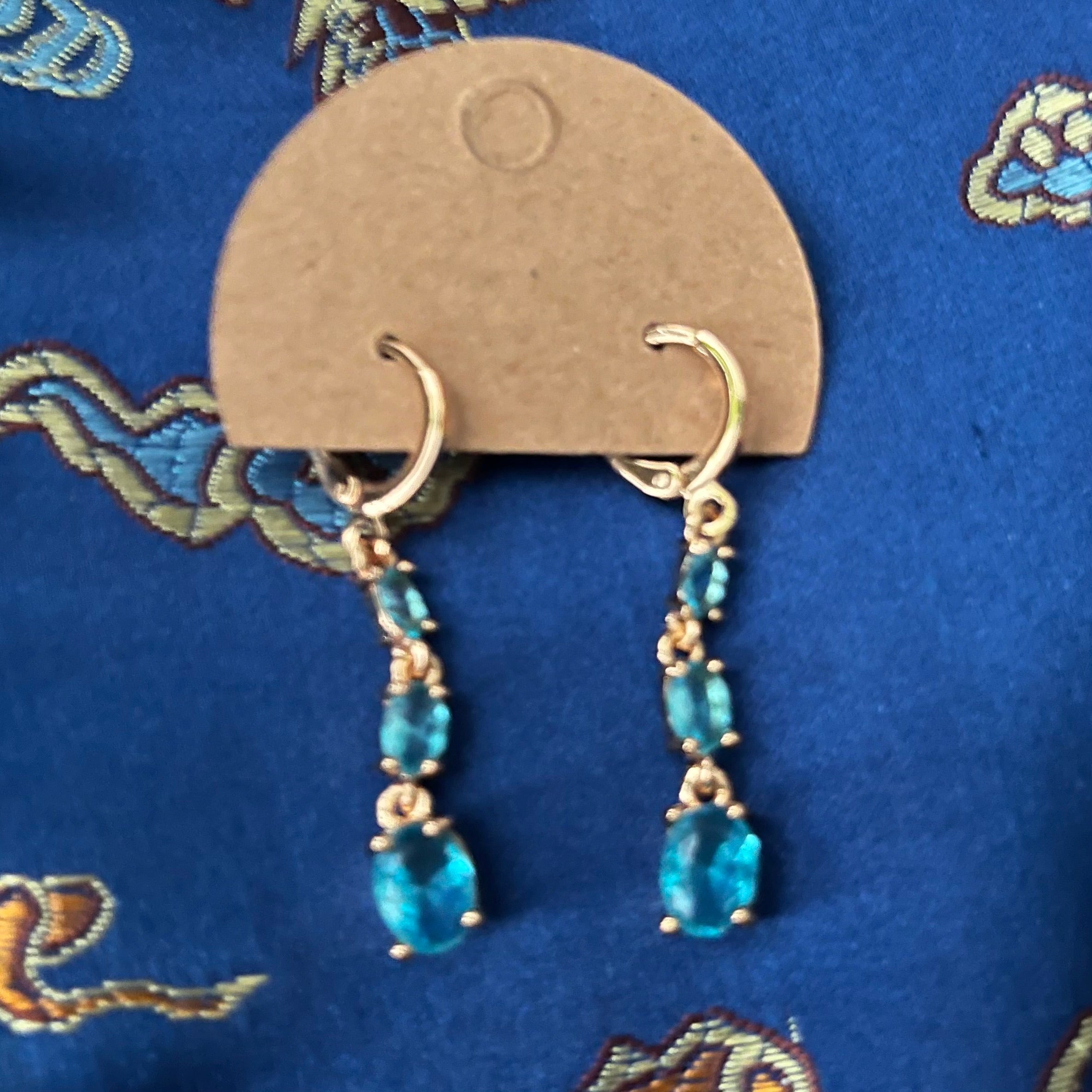 Lovely Lever-backs #021