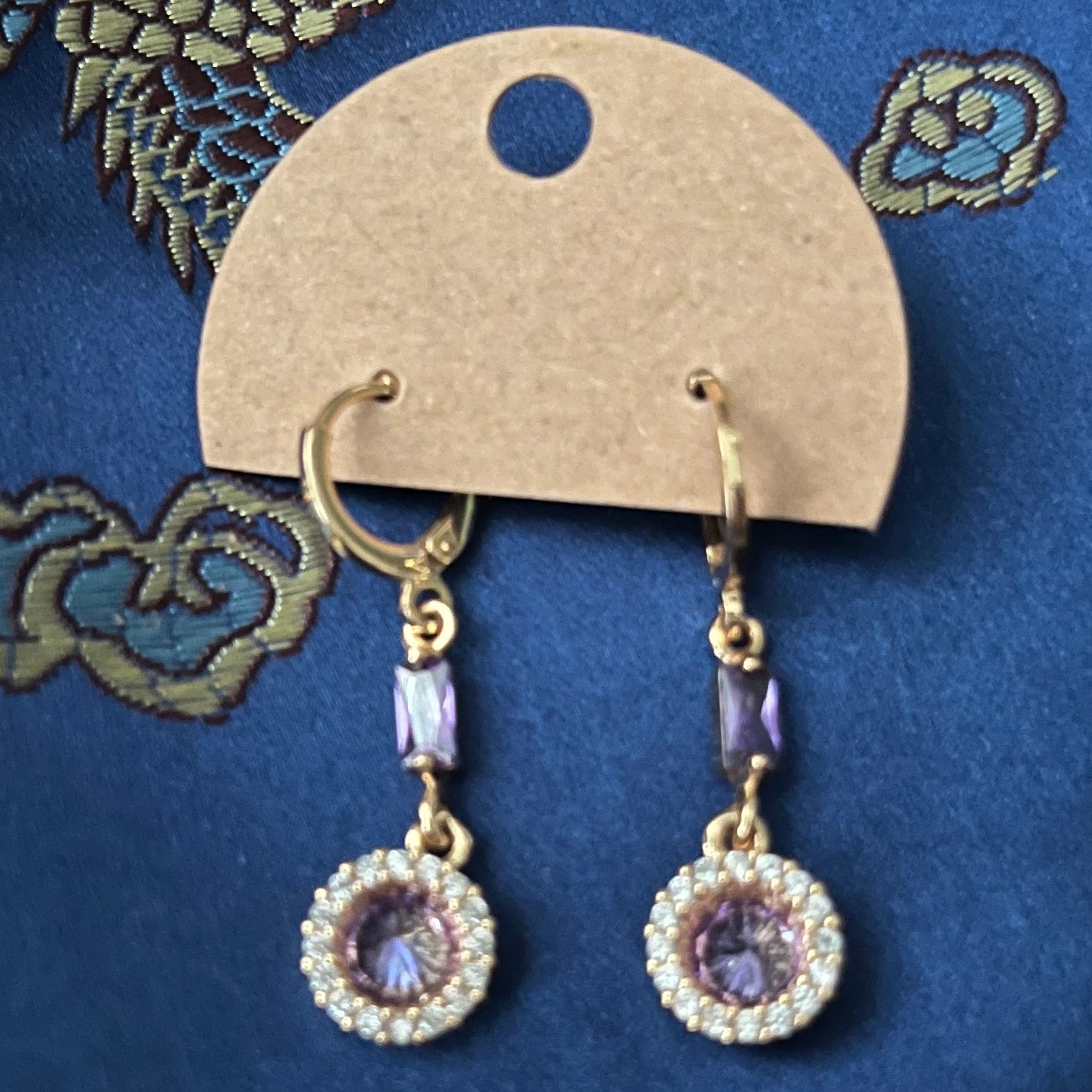 Lovely Lever-backs #030