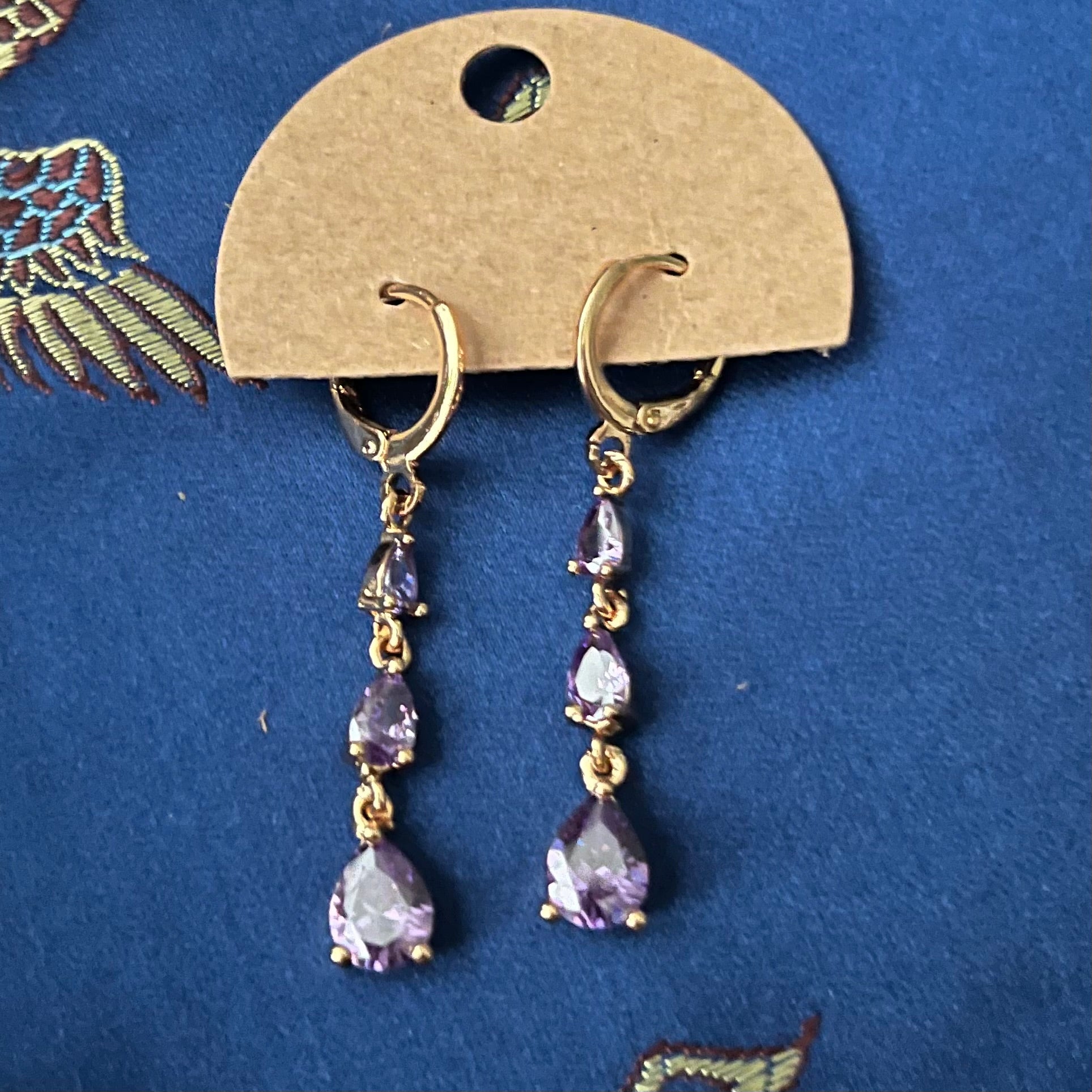 Lovely Lever-backs #033