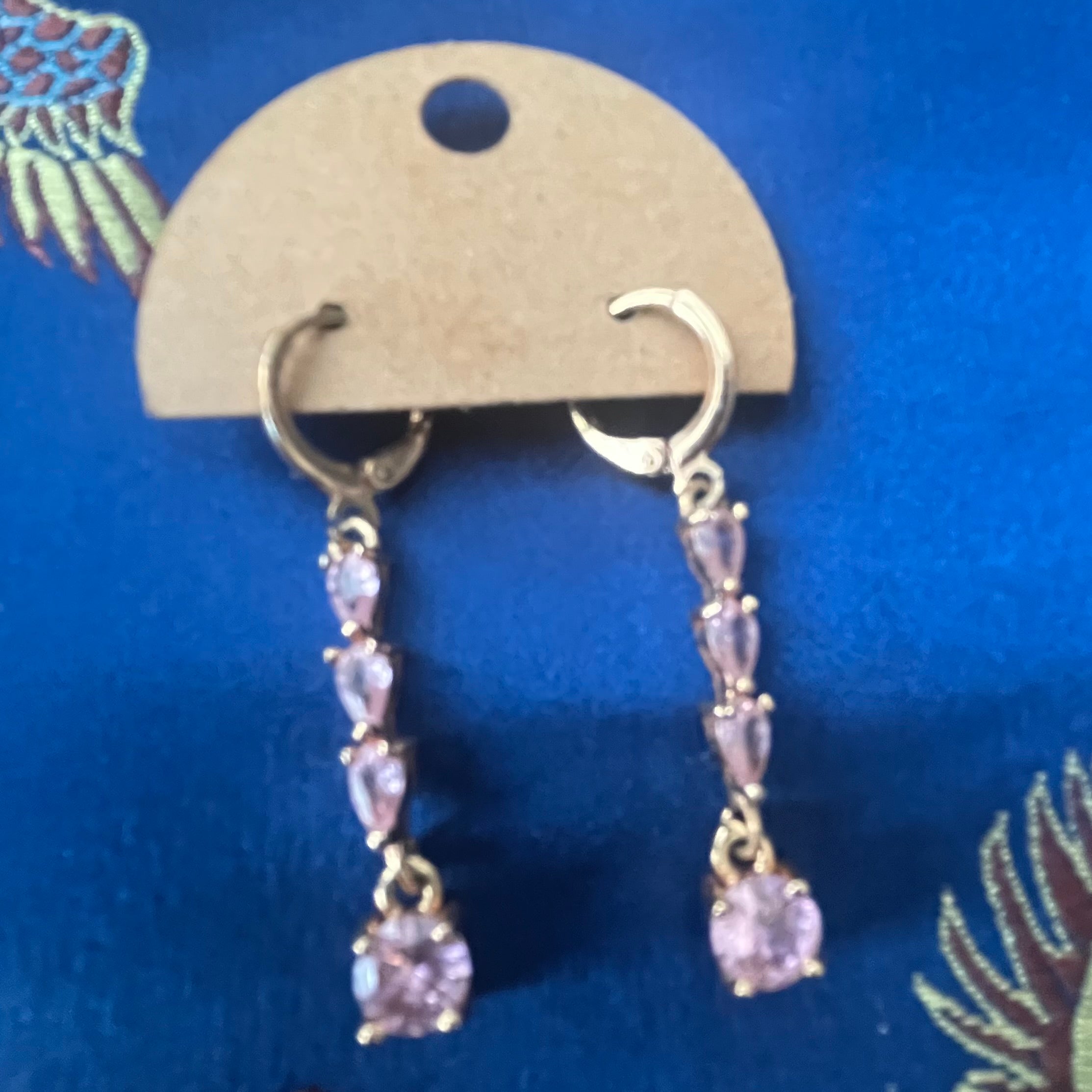 Lovely Lever-backs #040