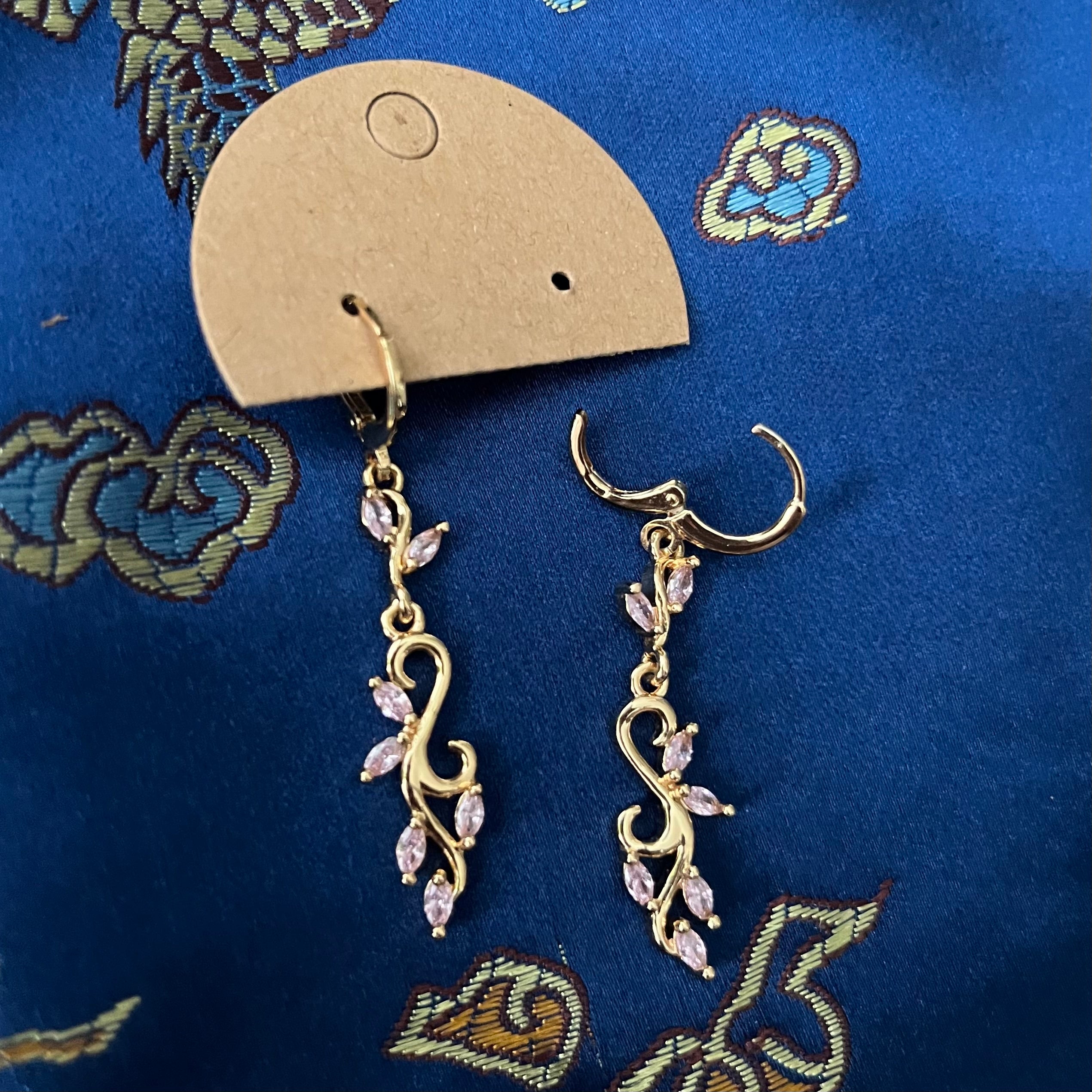 Lovely Lever-backs #002