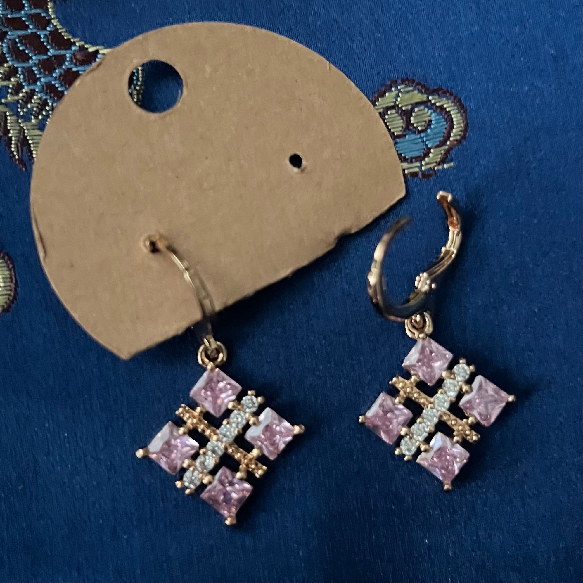 Lovely Lever-backs #011