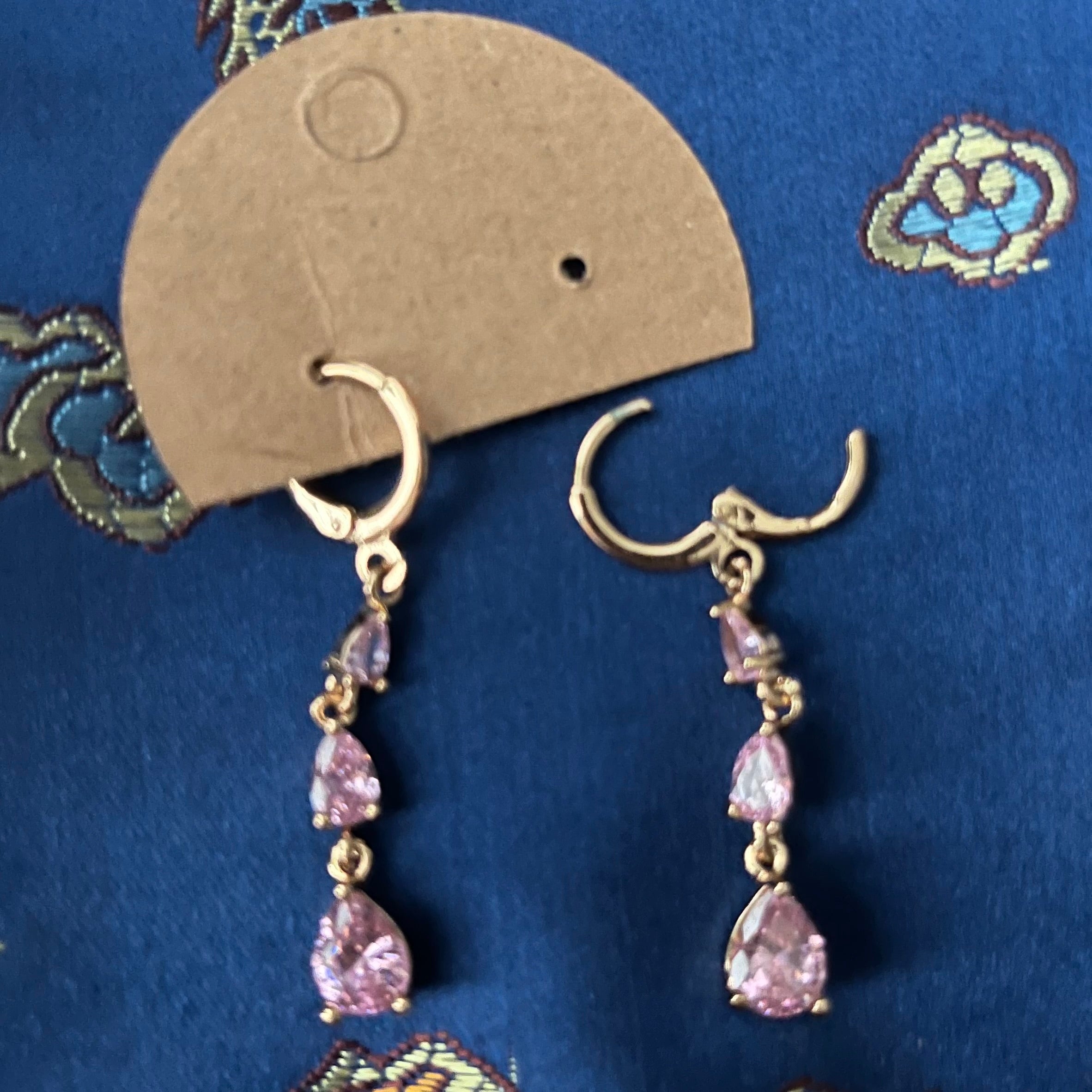Lovely Lever-backs #012