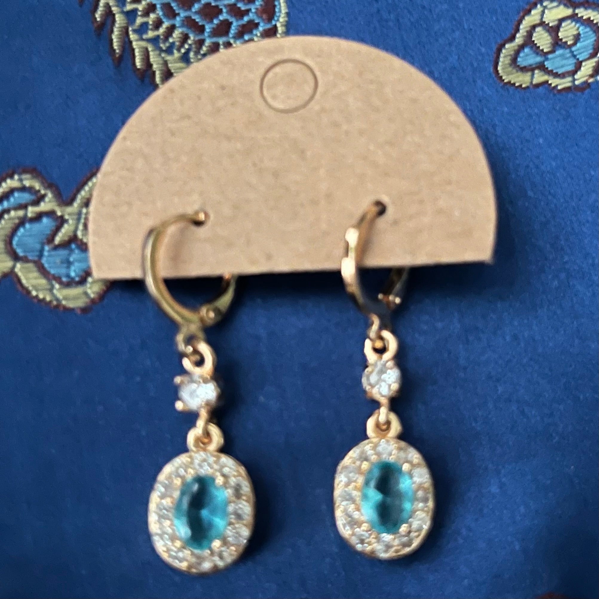Lovely Lever-backs #023