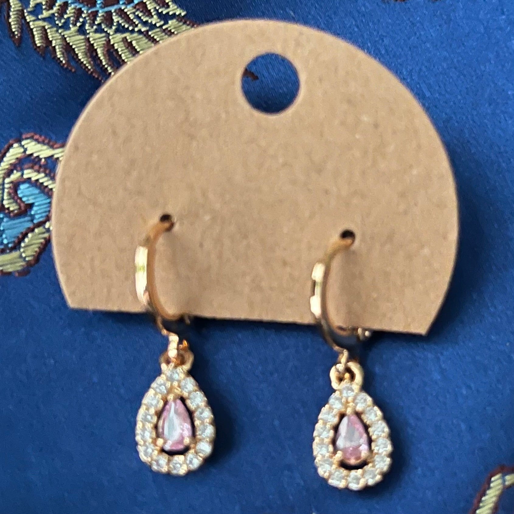 Lovely Lever-backs #015